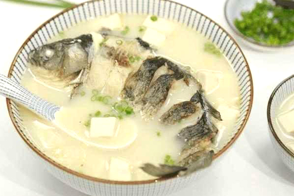 深圳蔬菜配送教你做鲫鱼汤